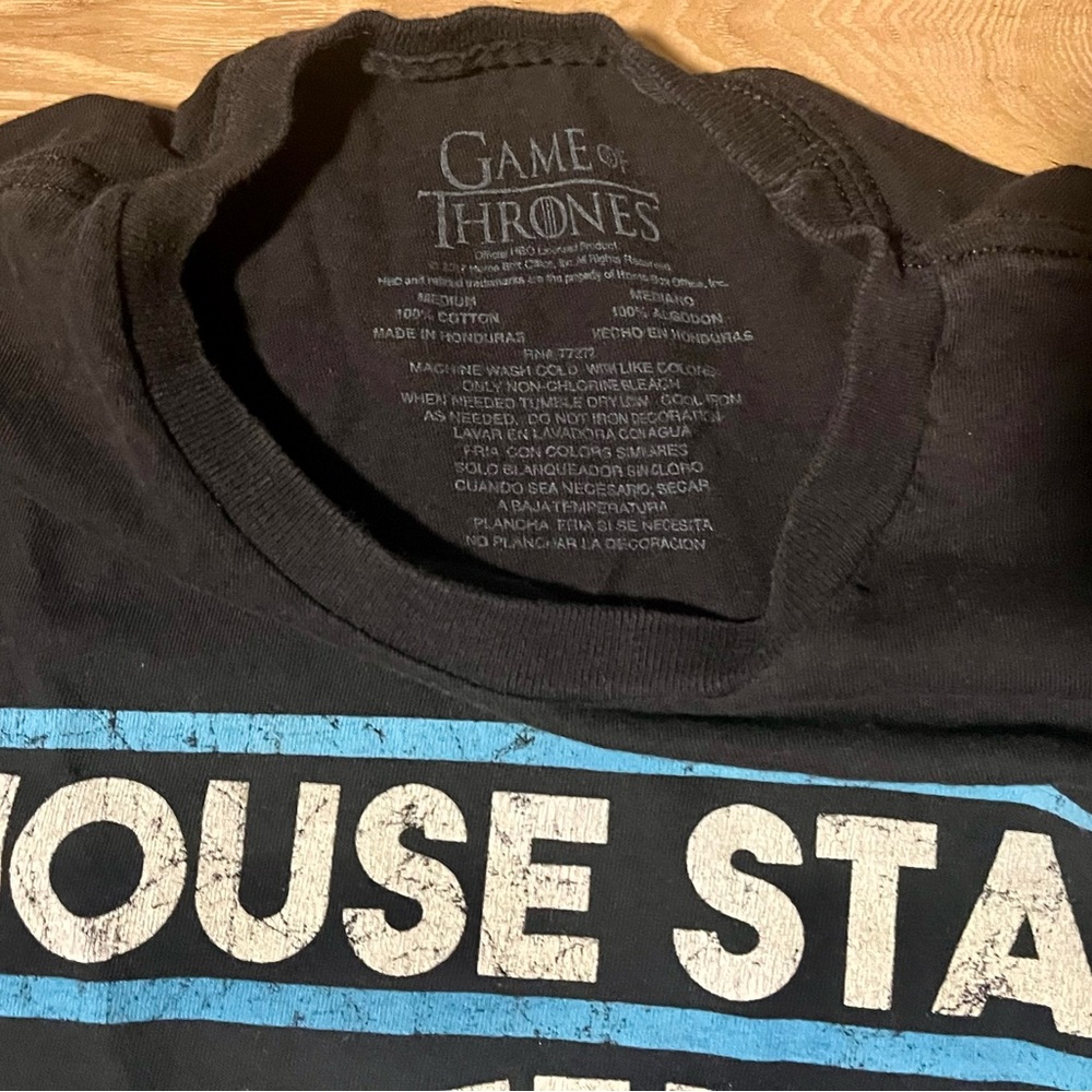 House Stark Winter Is Coming Winterfell Game of Thrones T-Shirt Medium Black - Picture 4 of 4